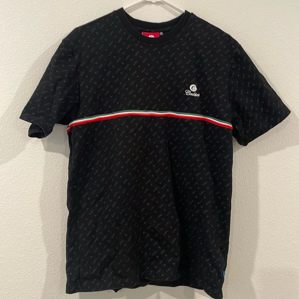 Cookies, size, medium, black T-shirt, like new condition